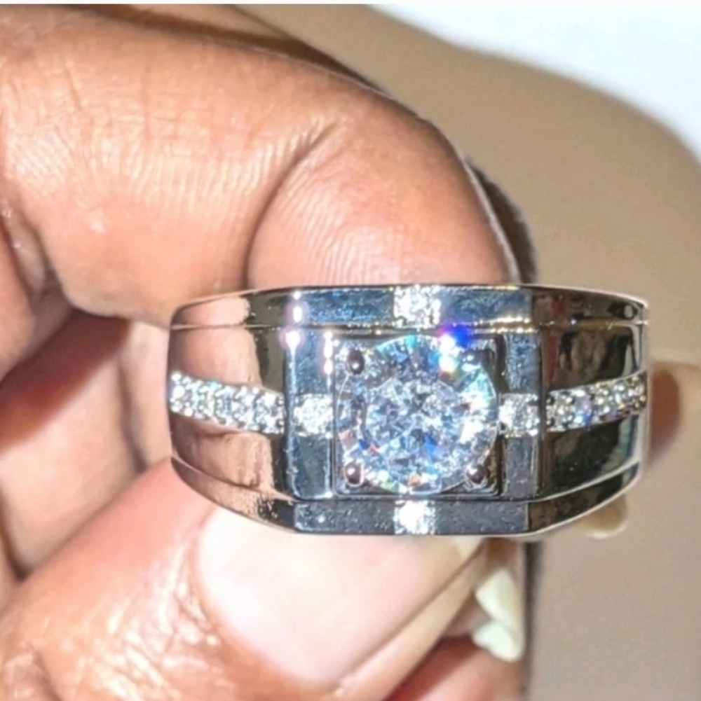 Elegant Men's Ring Sz 11